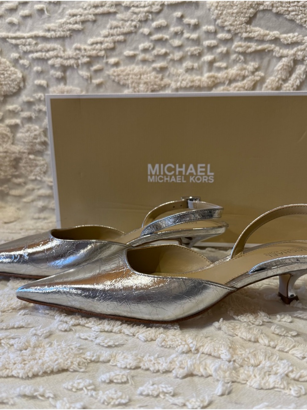Michael Kors Metallic Silver Pointed Slingback Kitten Heels #632 - Picture 4 of 5